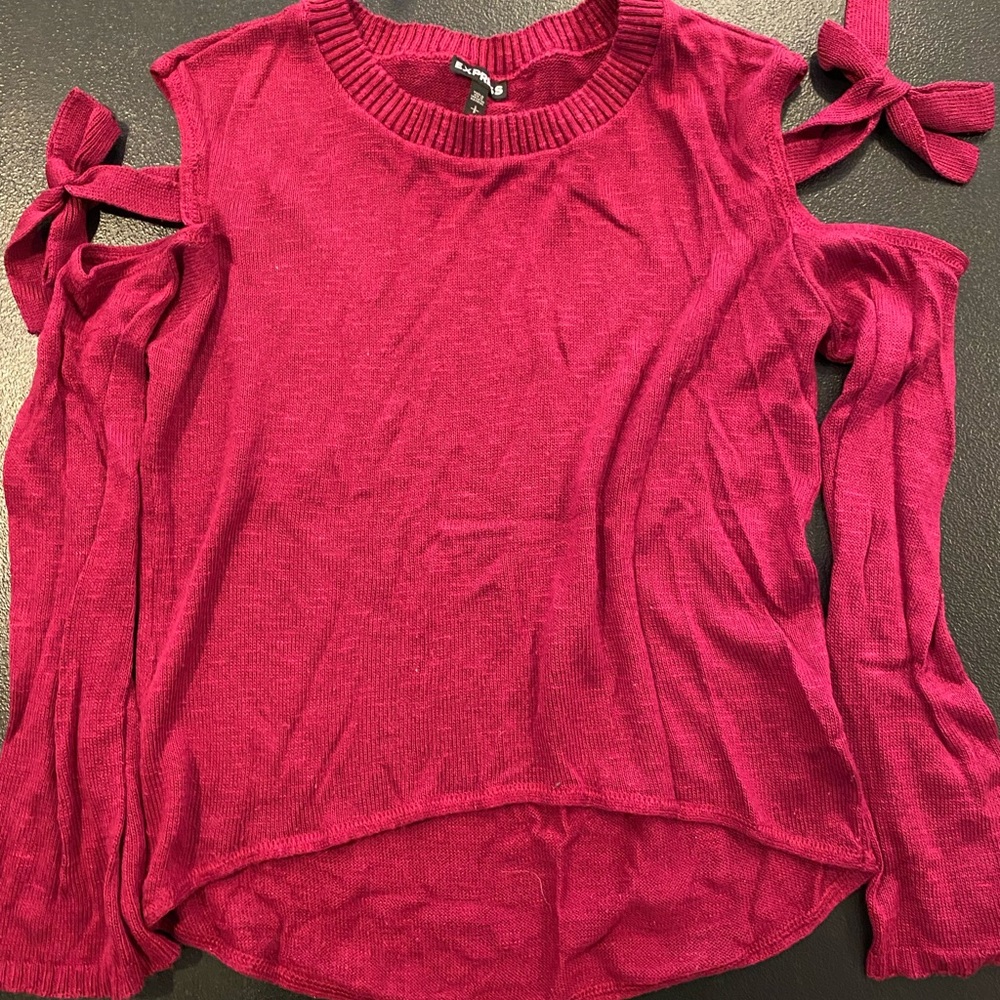 Stylish Cold Shoulder Top with Bow Details